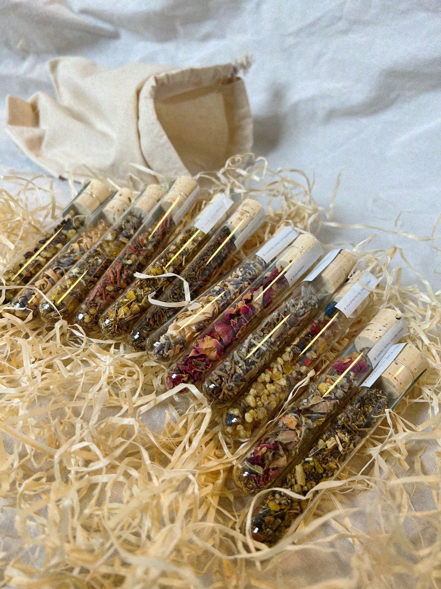 Rauhnächte Räucherwerk (12 Kräuter- und Harzmischungen)
